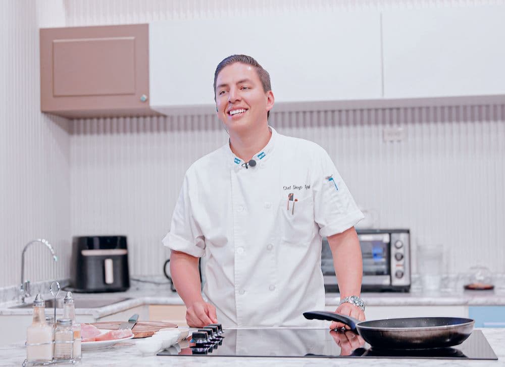 Retrato de un chef en su cocina